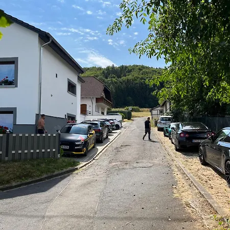 Apartment Nordschleife- Vina A3 *
