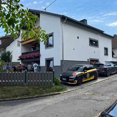 Nordschleife- Vina A3 アパート *